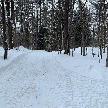 Country Living Bed & Breakfast Gravenhurst Bagian luar foto