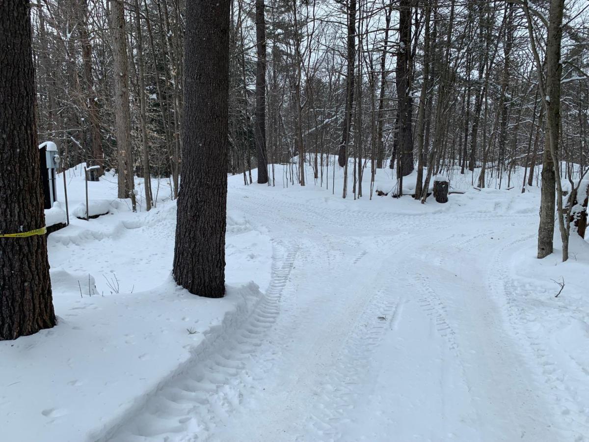 Country Living Bed & Breakfast Gravenhurst Bagian luar foto